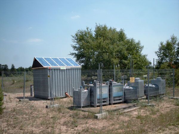 Behandlung von industriellem Abwasser mittels physikalischer, biologischer und chemischer Verfahren.